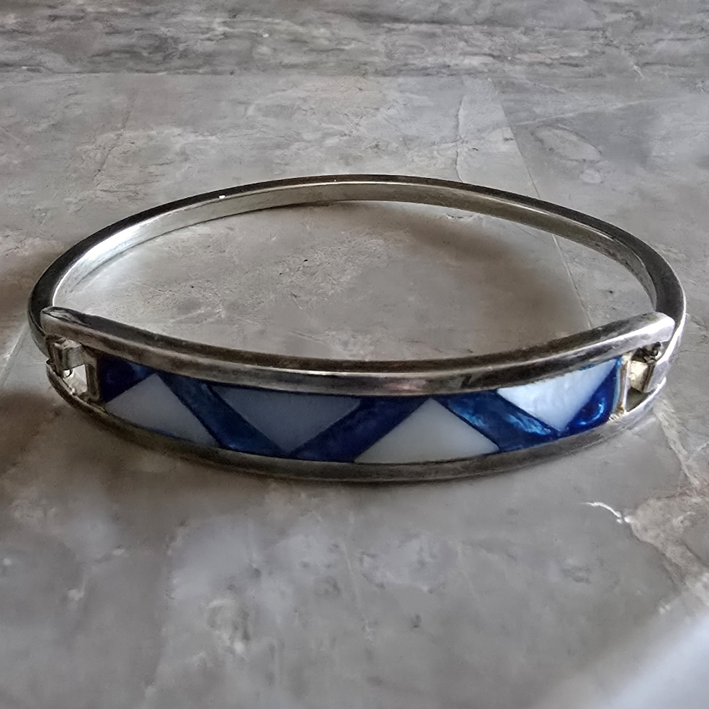 Vintage Mexico Mother of Pearl & Blue Enamel Silver-toned Hinge Bracelet